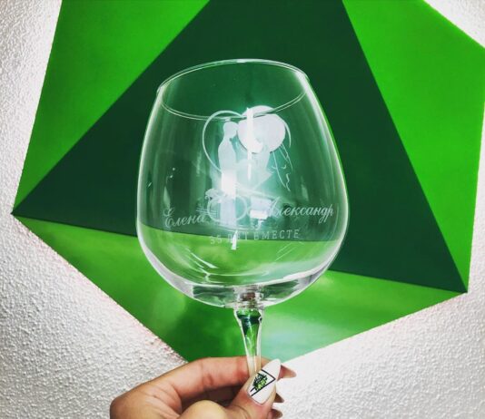 Гравірування на келихах: ідея унікальних подарунків