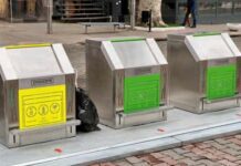В центре Одессы установили современные контейнеры для мусора