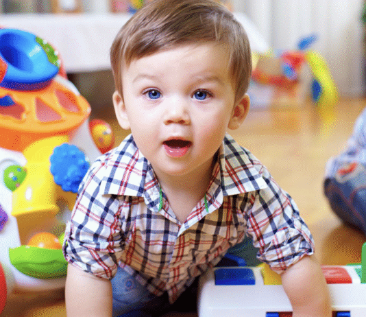 Именины малыша: что подарить ребенку на 2 года